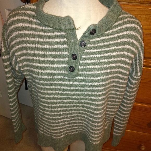 Stripes green and cream sweater 😋 - Picture 3 of 6